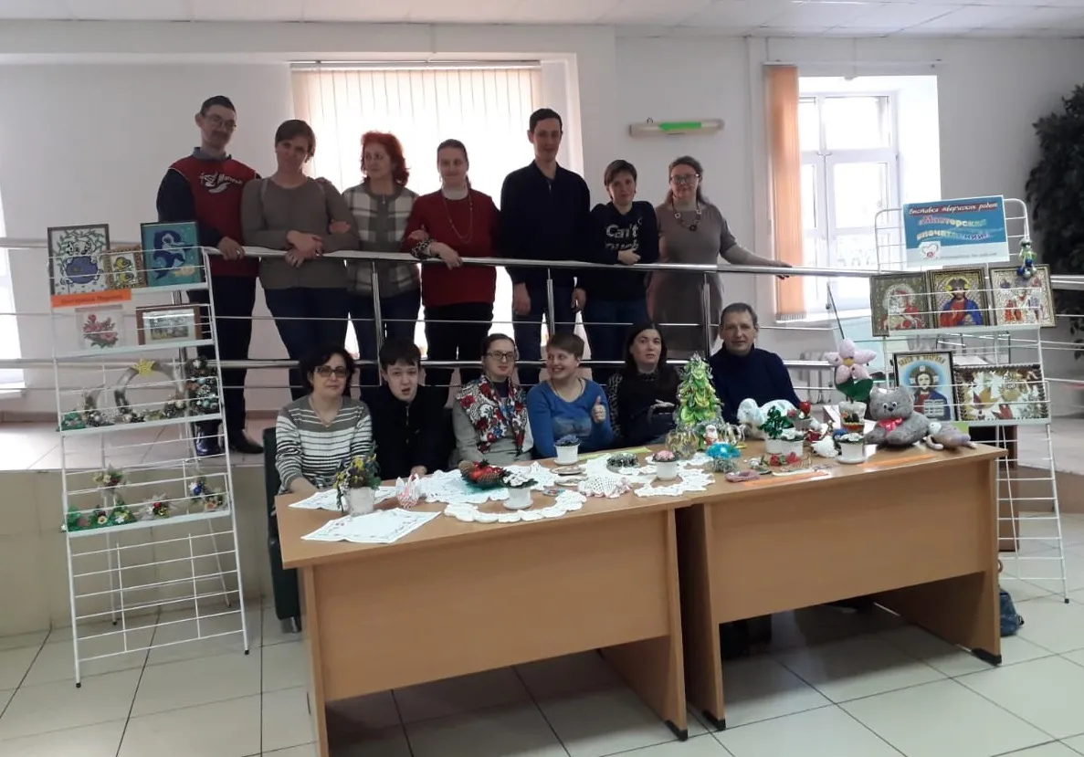 Мастерская радости: библиотека приняла участие в мероприятиях к Международному дню инвалидов